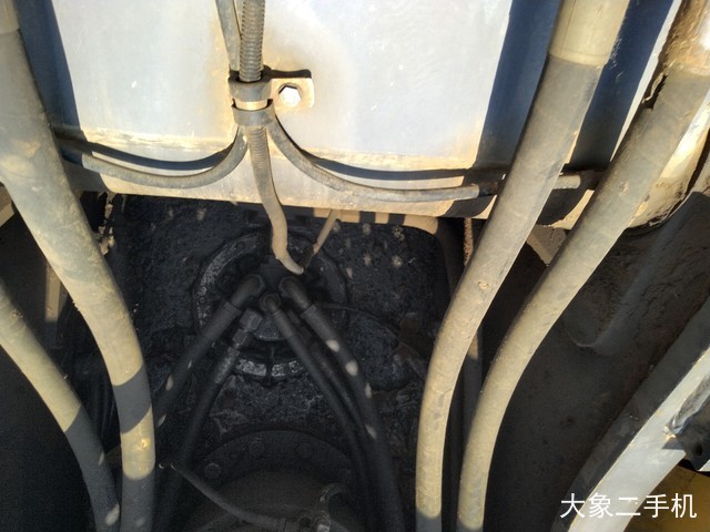 沃尔沃 EC210B 挖掘机