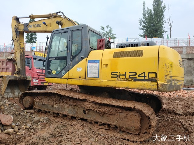 住友 SH240-5 挖掘机