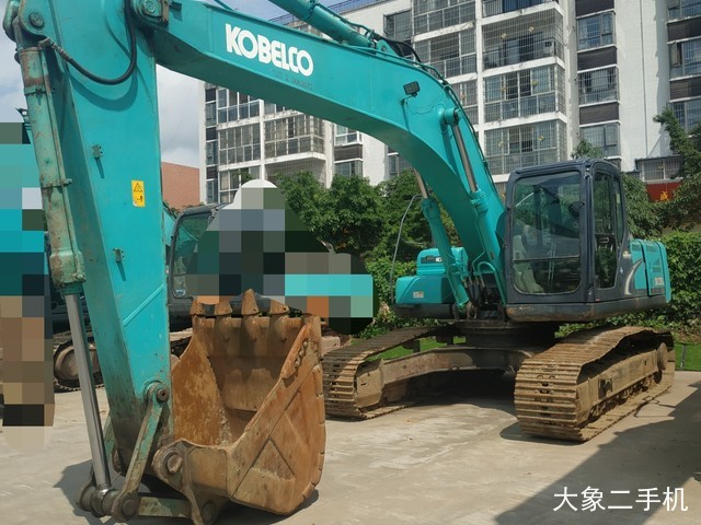 神钢 SK260LC-8 挖掘机