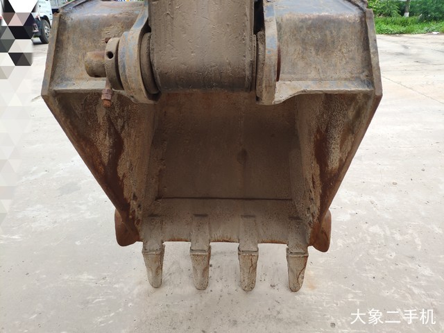 三一重工 SY135C-8 挖掘机