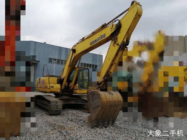 小松 PC220-7 挖掘机