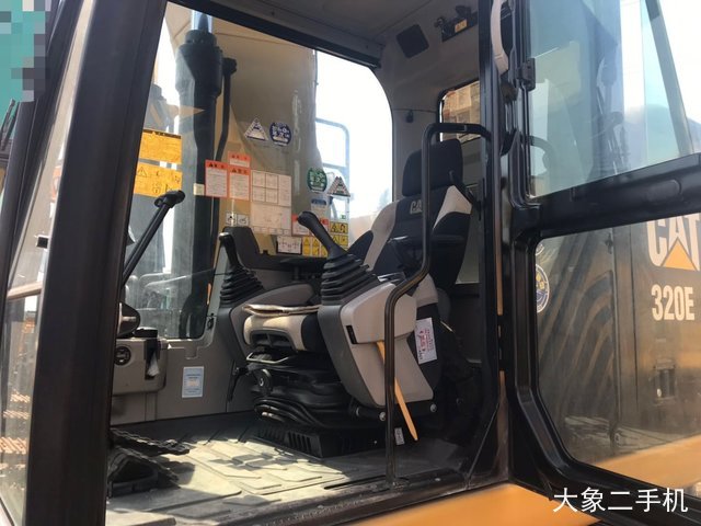 卡特彼勒 320EL 挖掘机