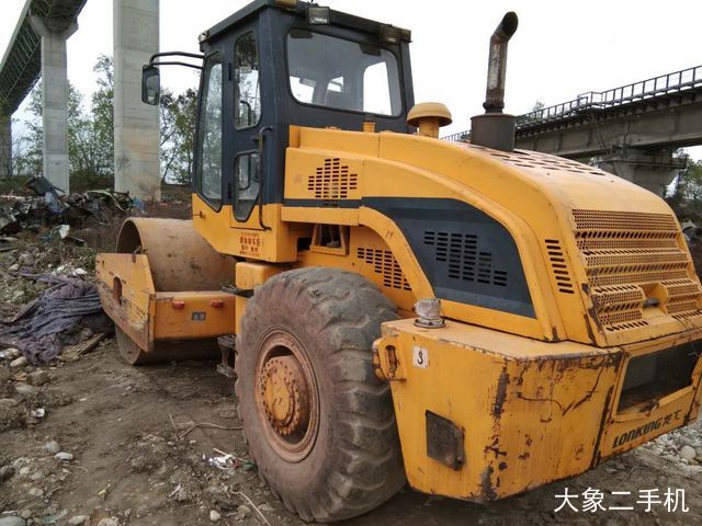 龙工 LG520B机械驱动 压路机