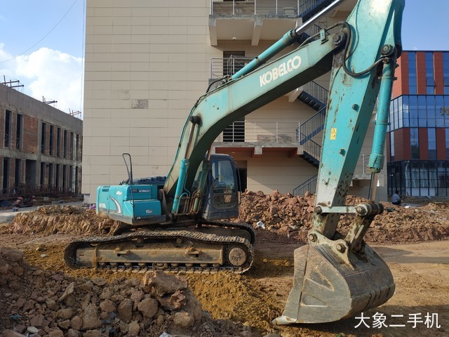 神钢 SK260LC-8 挖掘机