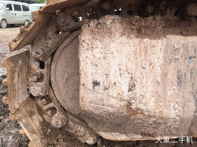 现代 R225LC-7 挖掘机