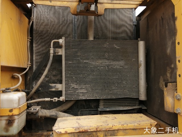 小松 PC220-8M0 挖掘机