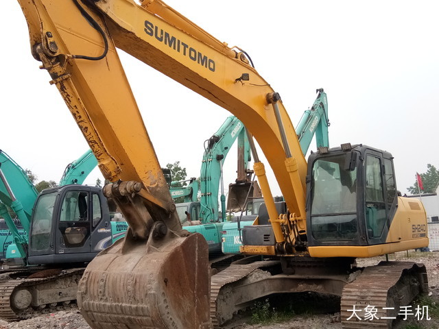 住友 SH240-5 挖掘机