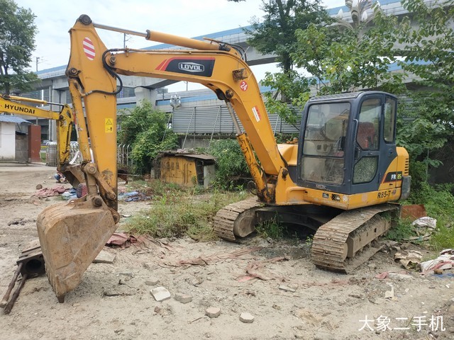 雷沃重工 FR85-7 挖掘机