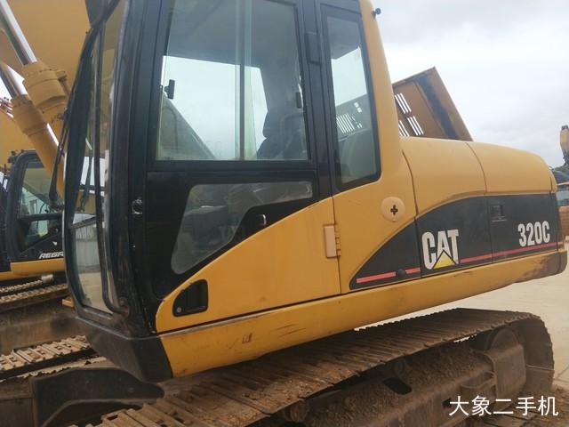 卡特彼勒 320C 挖掘机