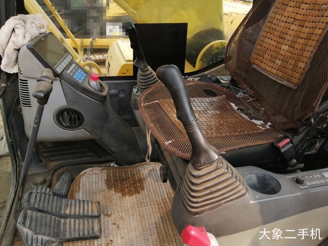小松 PC220LC-8 挖掘机