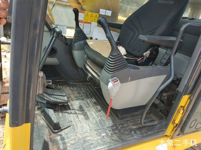 小松 PC240LC-8M0 挖掘机