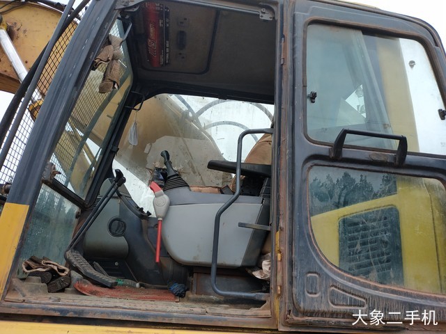 小松 PC240LC-8 挖掘机