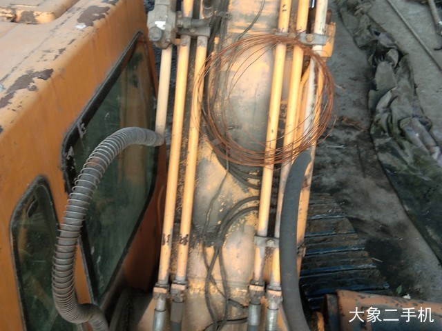 现代 R225LC-7 挖掘机