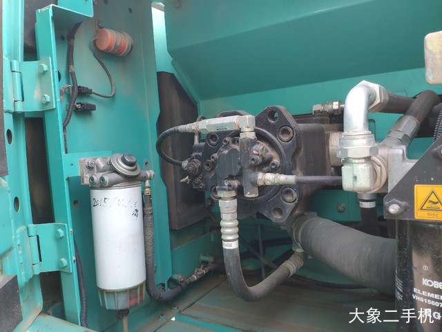 神钢 SK200-8 挖掘机