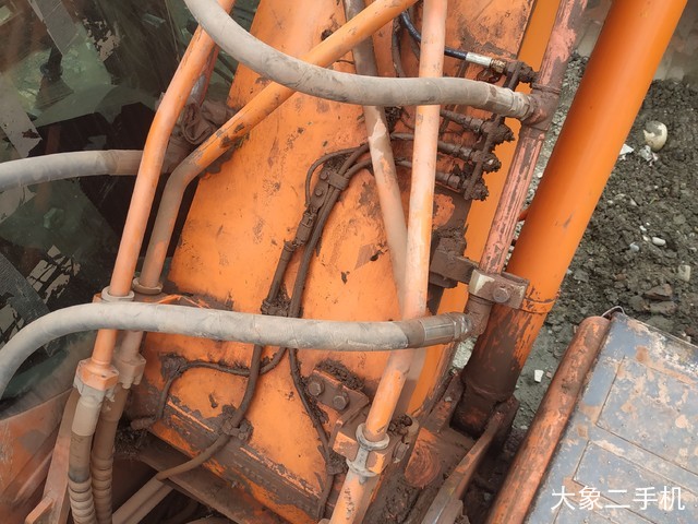 斗山 DX260LC 挖掘机