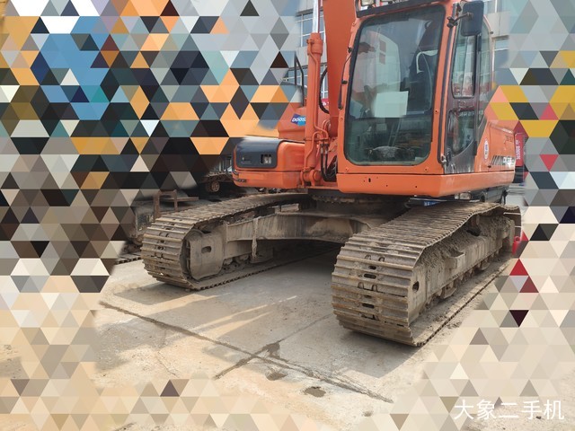 斗山 DX225LC 挖掘机