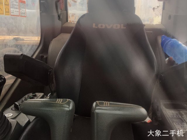 雷沃重工 FR220E 挖掘机