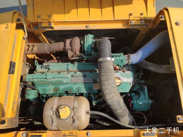 沃尔沃 EC240BLC 挖掘机