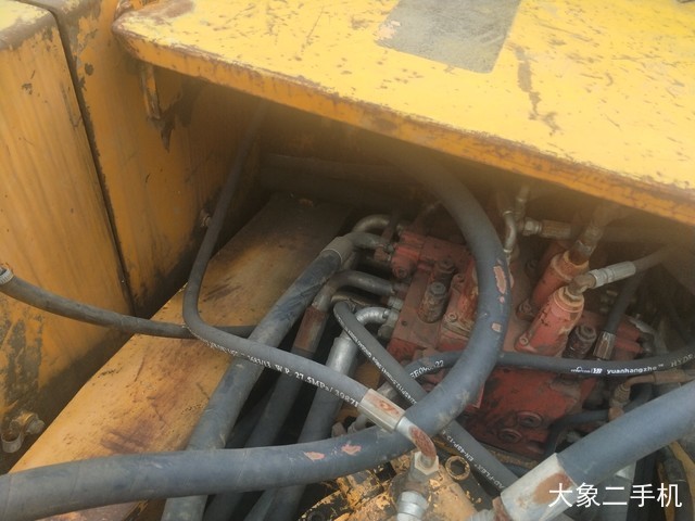 现代 R335LC-7 挖掘机