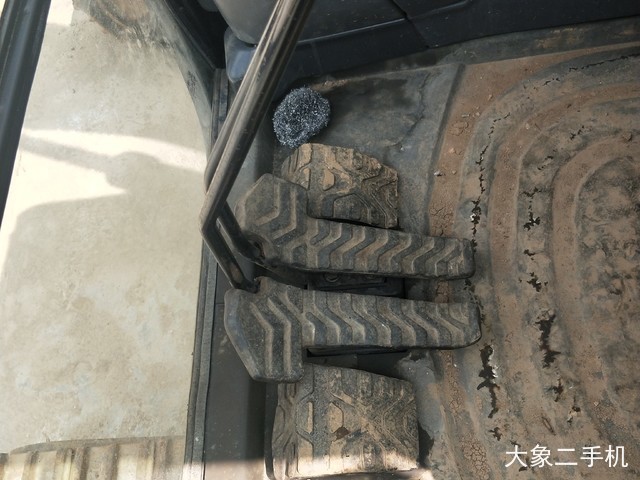 卡特彼勒 323DL 挖掘机