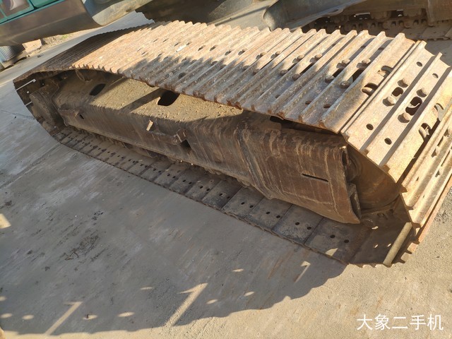 神钢 SK200-8 挖掘机