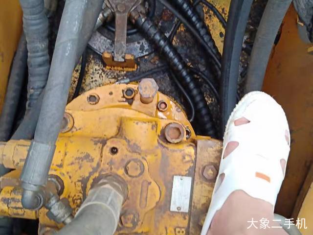 现代 R225LC-7 挖掘机