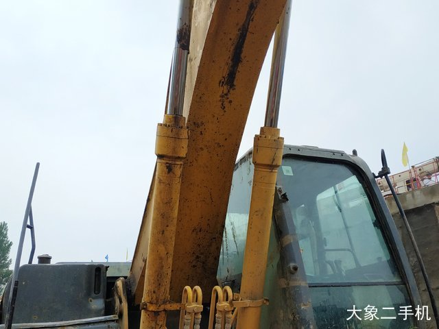 住友 SH240-5 挖掘机