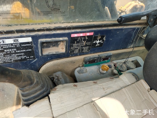 现代 R220LC-5 挖掘机