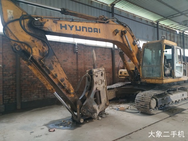 现代 R225LC-7 挖掘机