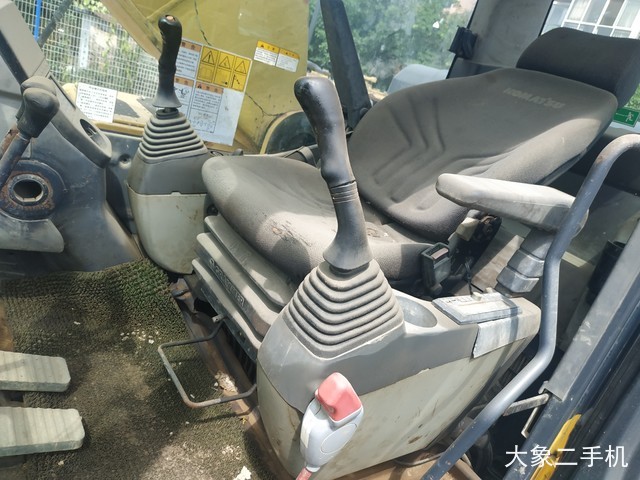 小松 PC240LC-8 挖掘机