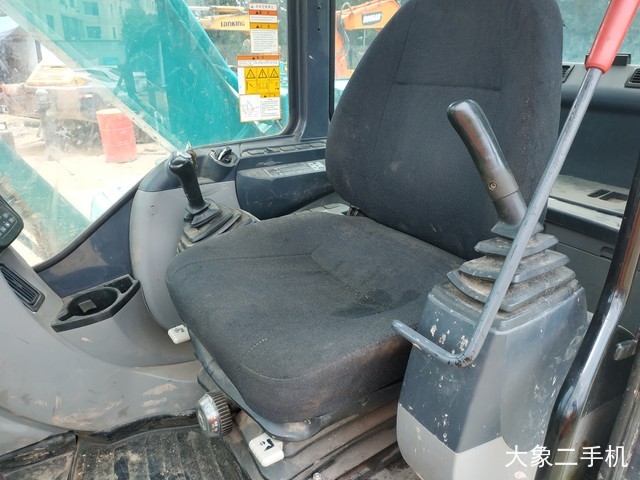 神钢 SK75-8 挖掘机