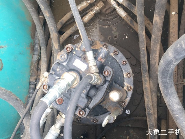 神钢 SK260 挖掘机