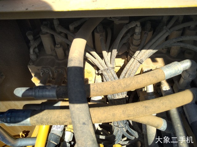 卡特彼勒 323D2L 挖掘机