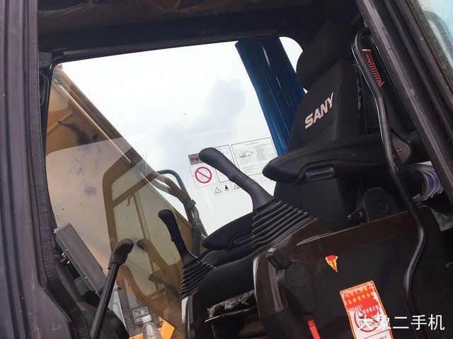 三一重工 SY135C 挖掘机