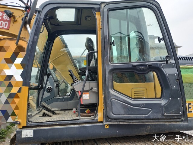 徐工 XE150D 挖掘机