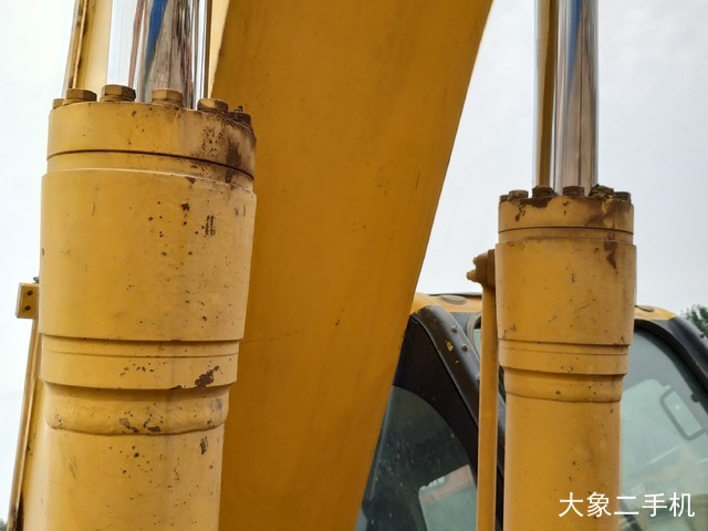 小松 PC220-8M0 挖掘机