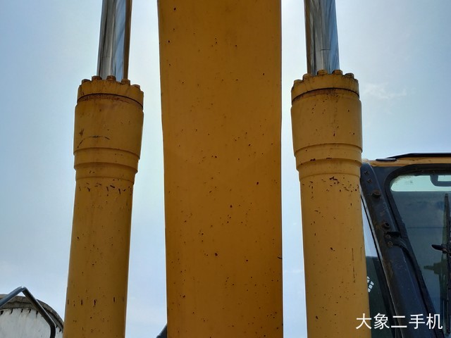 小松 PC240LC-8 挖掘机