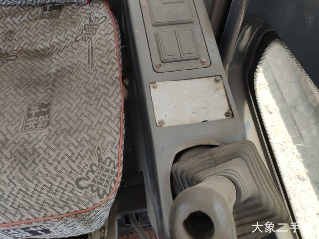 柳工 CLG225 挖掘机