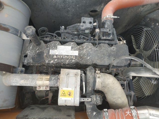 现代 R225LVS 挖掘机