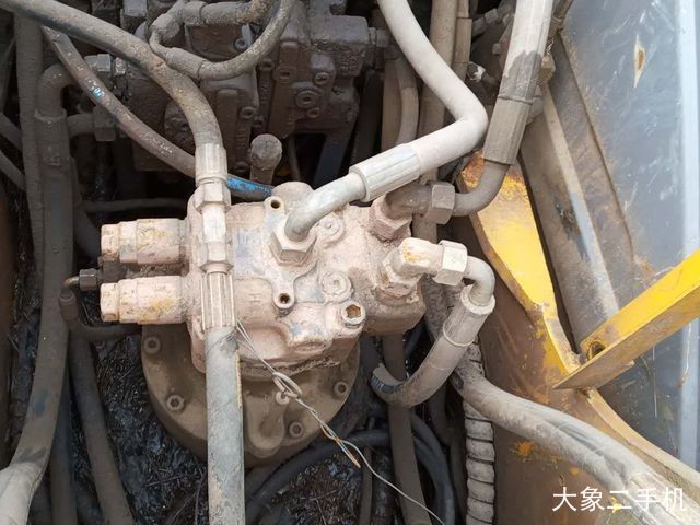 徐工 XE150D 挖掘机