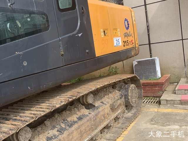 现代 R215-7 挖掘机