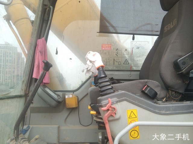 山东临工 LG6210 挖掘机