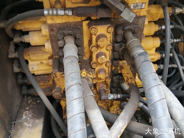 小松 PC240LC-8 挖掘机