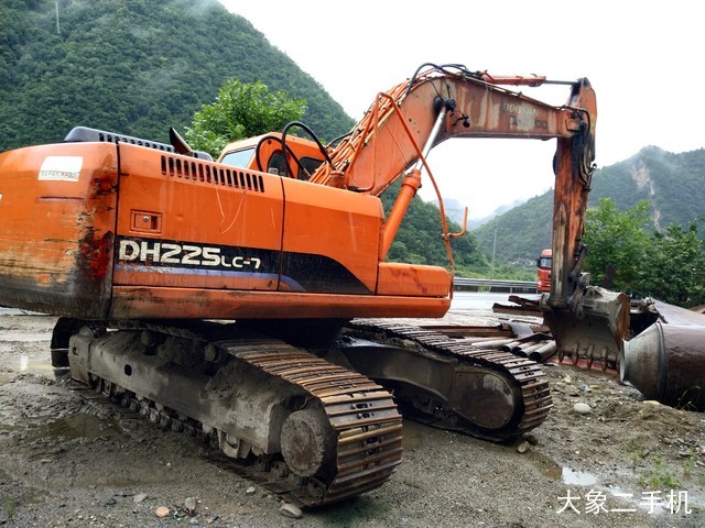 斗山 DH225LC-7 挖掘机