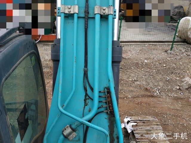 神钢 SK270D-8 挖掘机