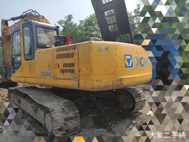 徐工 XE260C 挖掘机