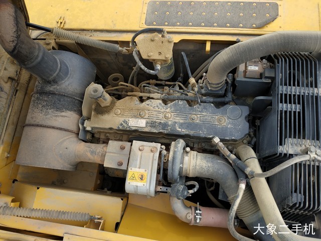 小松 PC240LC-8M0 挖掘机