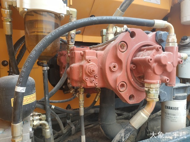 现代 R225LVS 挖掘机