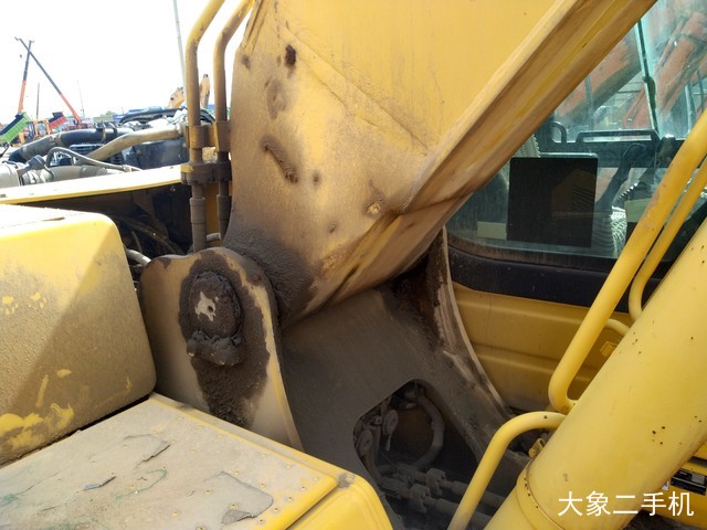 小松 PC240LC-8 挖掘机