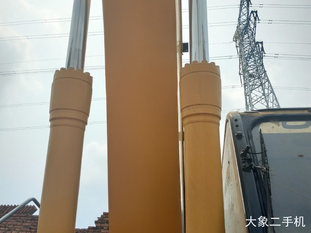 小松 PC220-8M0 挖掘机